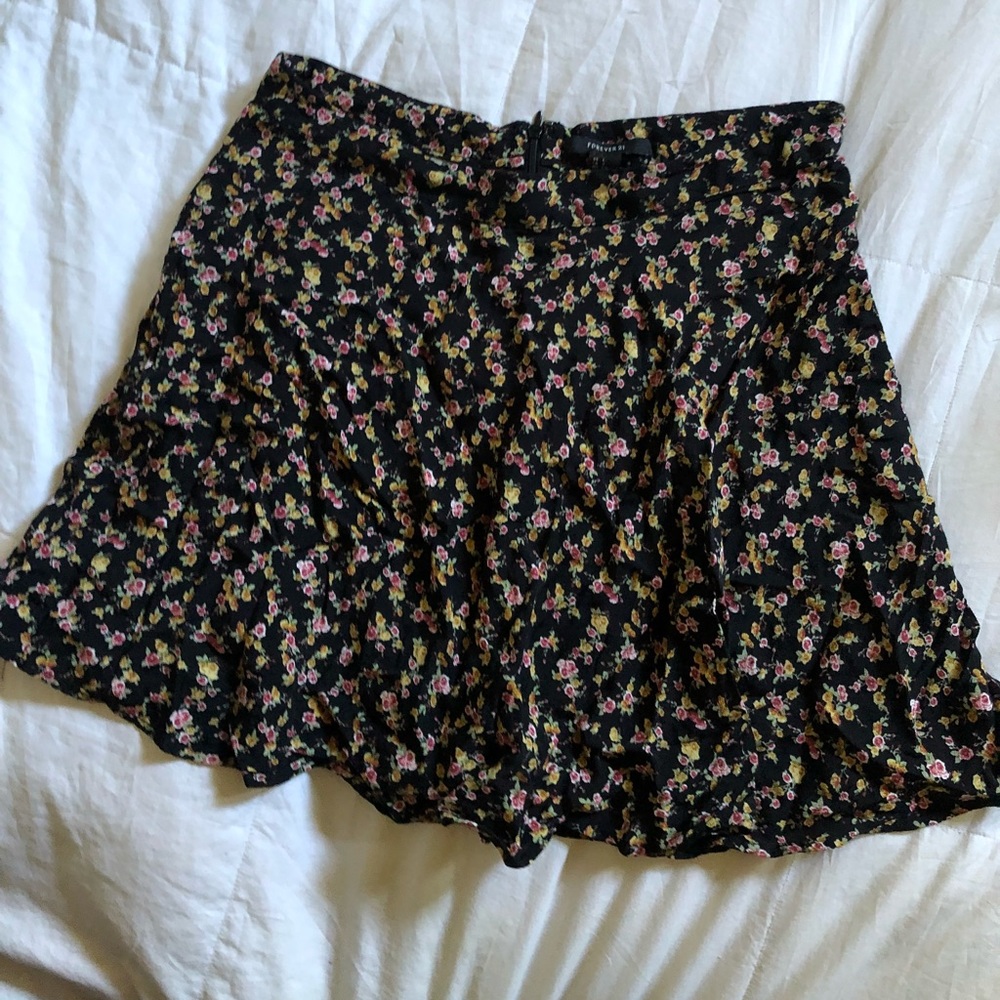 Floral Mini Skirt 🌸 🌺